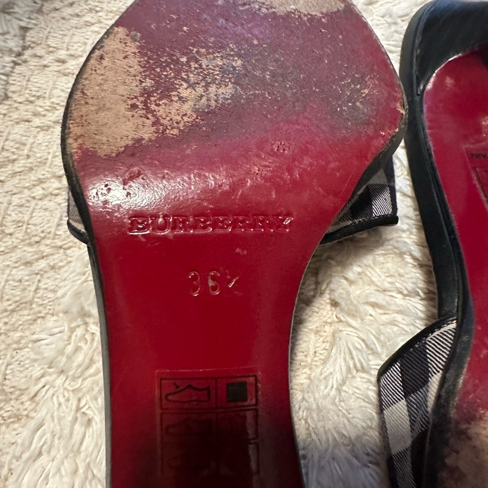 Burberry Black and Red Mules with Iconic Design - Picture 7 of 8